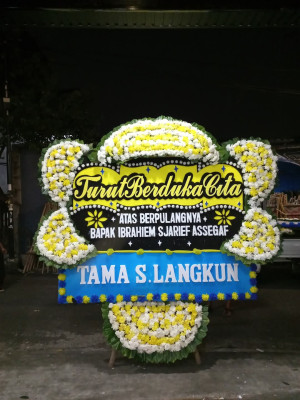 Papan Bunga Duka di Dayeuhluhur