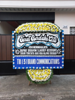 Papan Bunga Duka di Dayeuhluhur